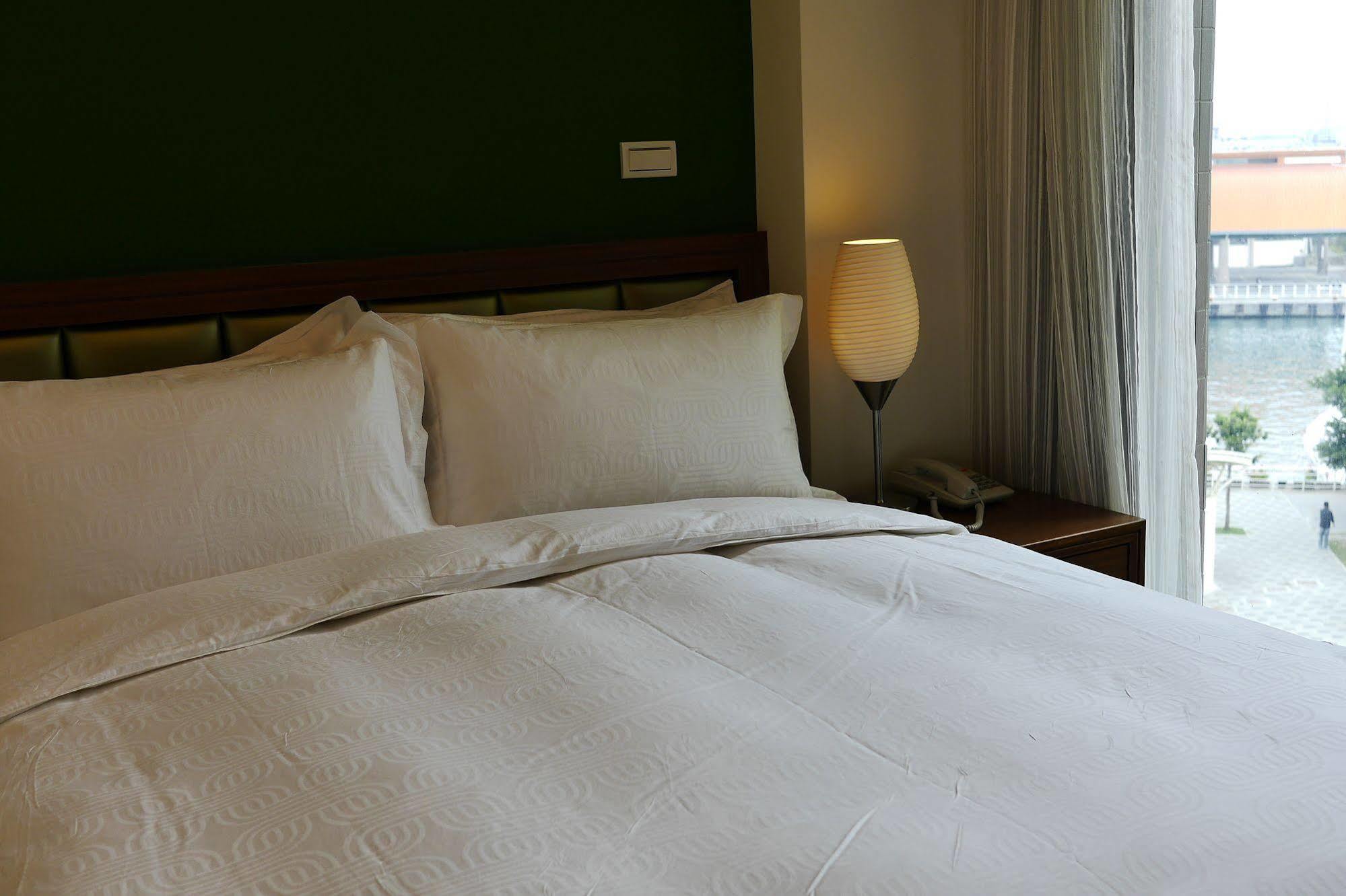 Watermark Hotel - Sizihwan Kaohsiung Exteriör bild